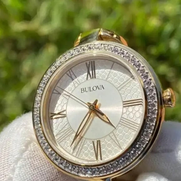 ***BRAND NEW*** Classic Crystal Bezel Stainless Steel Ladies Quartz Watch - Picture 2 of 8